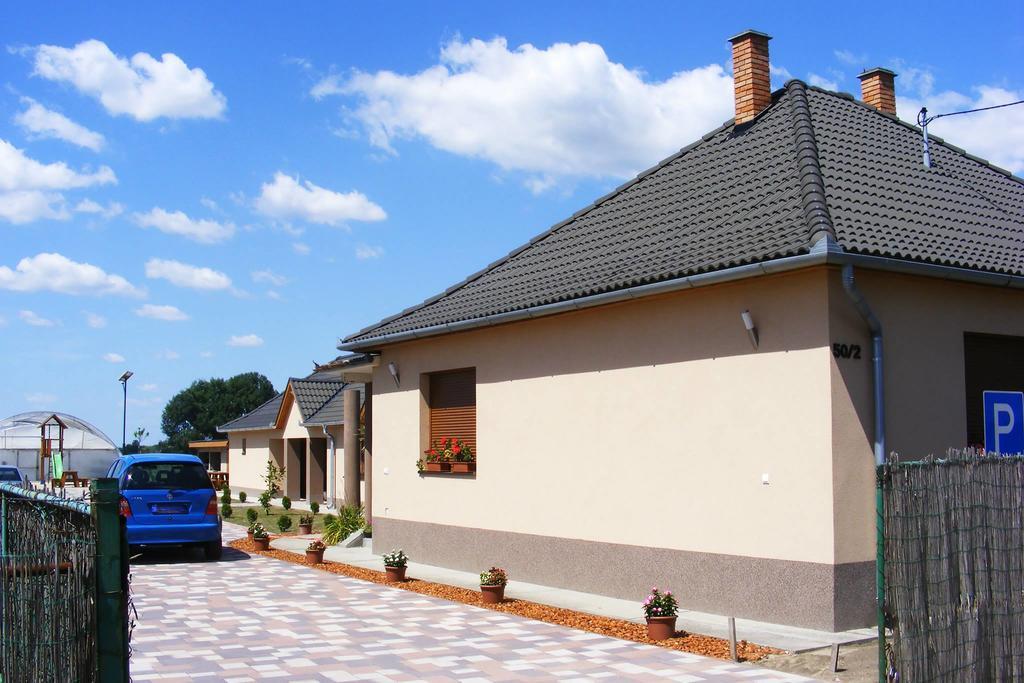 Szerencsecsillag Vendeghaz Hotel Kiskoros Exterior photo